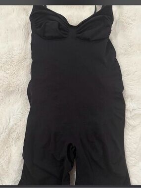 SKIMS Black MID Thigh Bodysuit Shapewear (XL)